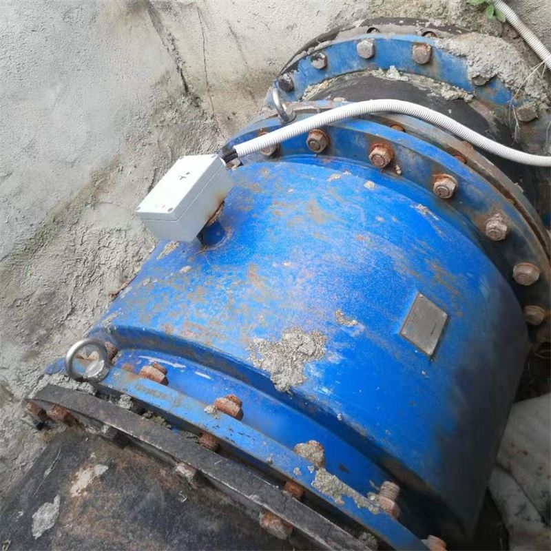 室外、井下污水測(cè)量電磁流量計(jì)安裝現(xiàn)場(chǎng)